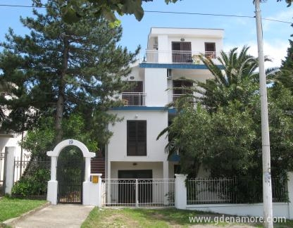 Vila "Gajić", частни квартири в града Sutomore, Черна Гора